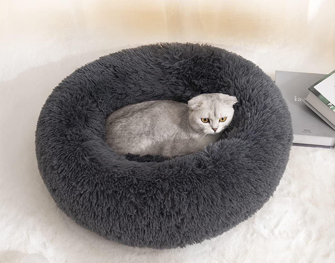 Plush Donut Dog Bed Cat Bed Fluffy Calming Pet Bed Dog round Bed Cat round Bed Warm Kitten Nest Ideal for Small 3KG Pet